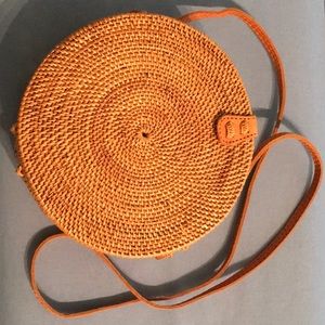 Isle&arlo rattan round bag